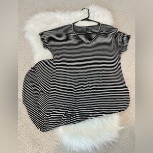 Women’s Size Small Black & White Mid-Length Dress